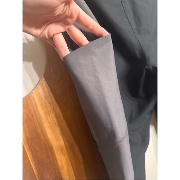 L.L. Bean Black Gray High-Rise Pocket Performance 7/8 Leggings Size Medium - Picture 3 of 5